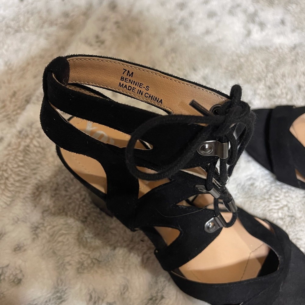 XOXO Soft Black strap high heels size 7 - Picture 3 of 4